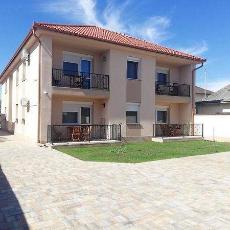 Imola Es Andrea Apartmanhaz 3 Hajdúszoboszló Exterior foto